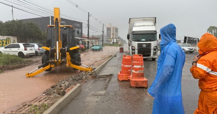 Prefeito André Coutinho Acompanha Inspeção Nos Principais Pontos De Alagamento Após Fortes Chuvas Em Cabedelo
